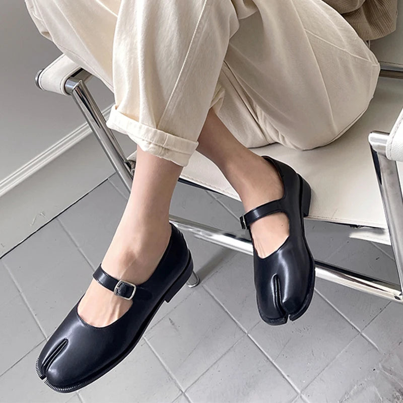 Soufree  -  Flats Split Toe Shoes Black Leather Loafer Brown Size 42 Fashion Buckle Mary Janes Flat Ninja Shoe Women